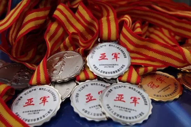 记者：掘金对布朗表现出浓厚兴趣 可能需要交易穆雷或戈登